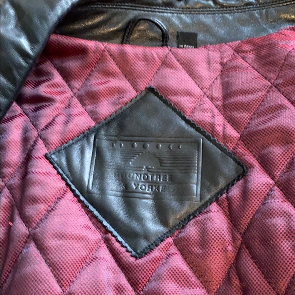 Leather jacket - Picture 2 of 2